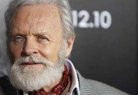 El afamado actor decide entonces incorporar otro de su talentos: la pintura